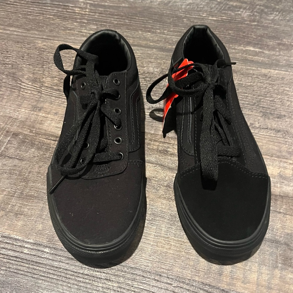 BNWT Vans - Picture 2 of 4